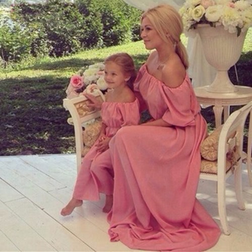 Women Chiffon Maxi Dress Family Matching Outfits Mother Daughter Dress Mommy and Me Clothes Parents Kids Long Dress
Women Chiffon Maxi Dress Family Matching Outfits Mother Daughter Dress Mommy and Me Clothes Parents Kids Long Dress