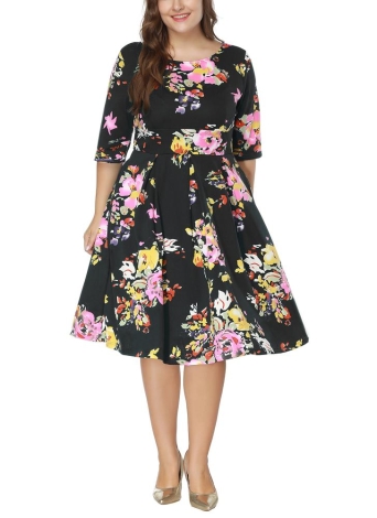 Plus Size Floral Round Neck Half Sleeve Pleated Dress