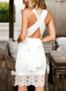 Plunge Neck Cross Back Mini robe en crochet sans manches