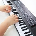 61 Keys Digital Music Electronic Keyboard Kids Multifunctional Electric Piano for Piano Student with Microphone Function Musical Instrument