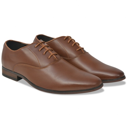 

Shoes for men with elegant brown laces Size 43 in leatherette