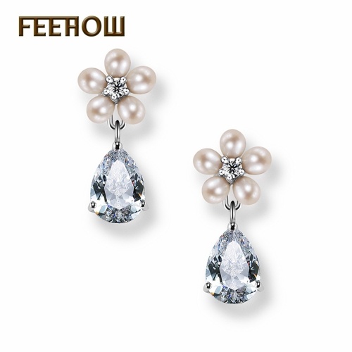 

FEEHOW fashion five-petal flower pearl earrings