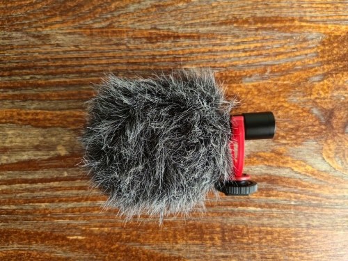 

GOOLRC MIC10 Mini Microphone Plug-and-Play Mic 3.5mm Plug with Shock Mount Wind Screen for Smartphone DSLR Camera Video Recording Live Broadcast Online Singing Chatting