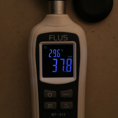 

Handheld Digital Light Illuminance Meter Portable Ambient Temperature Measurer with Range up to 200,000 Lux LCD Screen Backlight Min Lightmeter Tester