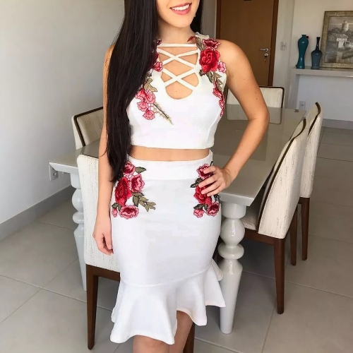 

Women Sleeveless Crop Top Skirt Set Floral Embroidered Hollow Out Lace-up Front Ruffles Casual Two Pieces