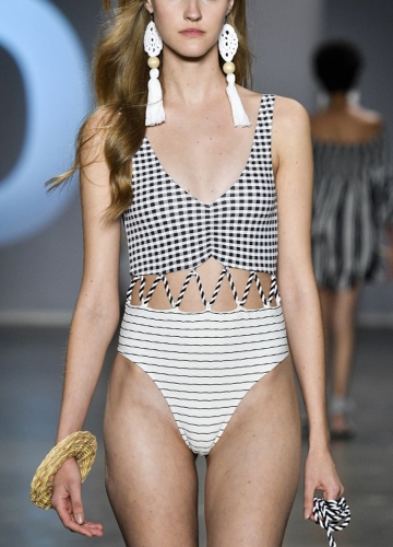

Полосатая полосатая полосатая бандаж One Piece Swimsuit