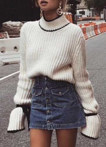 

Women Contrast Trim Flare Sleeve Turtleneck Knitted Sweater