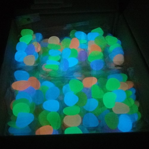 

100pcs Glow in the Dark Garden Pebbles