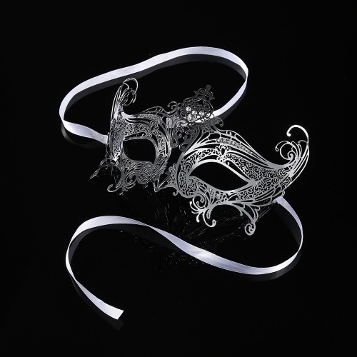 

FESTNIGHT Romantic Laser Cut Metal Half Mask