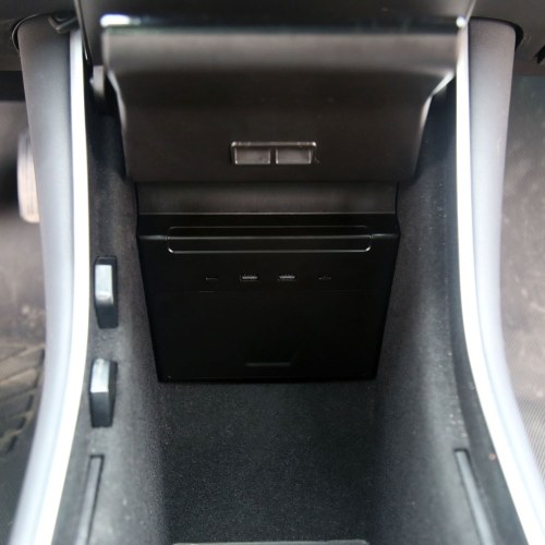 

Multi USB Hub,Car Interior Center Console Accessories with 6 in 1 Ports fitment for Tesla Model 3