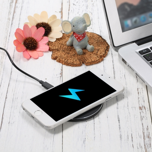

Portable Mini Wireless Charger Smart Chip Ultra Thin Charge Base Qi Wireless Charging Pad Round Shape for iPhone 8/8 Plus/X & Samsung Galaxy S8/S8+/Note 8 and Other Qi-enabled Smart Phones