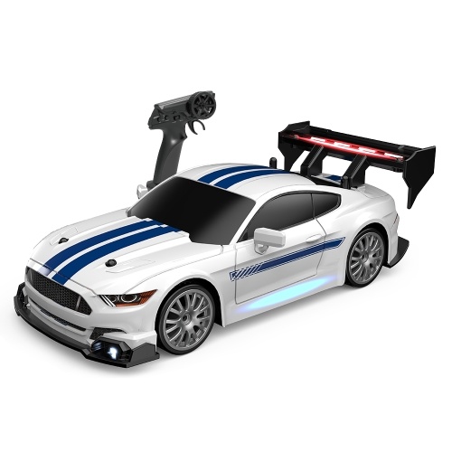 

2.4GHz Remote Control Drift Car 1:24 30KM/H 4WD Vehicle with With Front Lights Bottom Lights Tail Wing Lights/ Replaceable Wheels