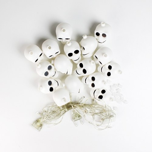 

16 Multi Color LED Skull String Lamps Decoration Lights