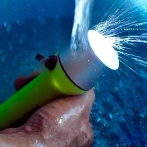 

Q12-1LED Super Bright Diving Flashlight