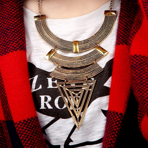 

Vintage Retro Triangle Alloy Pendants Full Metal Design Punk Style Necklace Golden Arc Choker for Woman